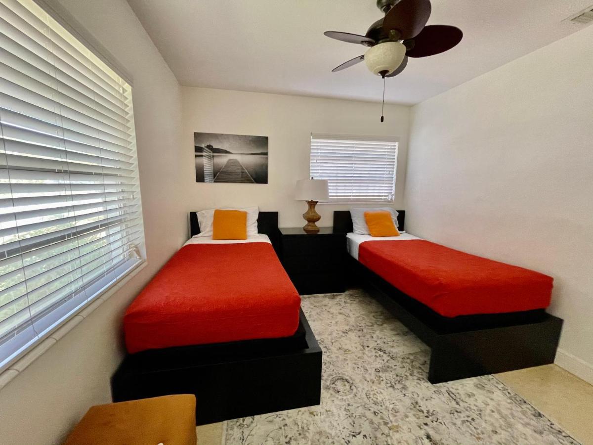 サラソータ Rowena House 2Bd Den 2Bth Heated Pool Near Siesta Keyヴィラ エクステリア 写真