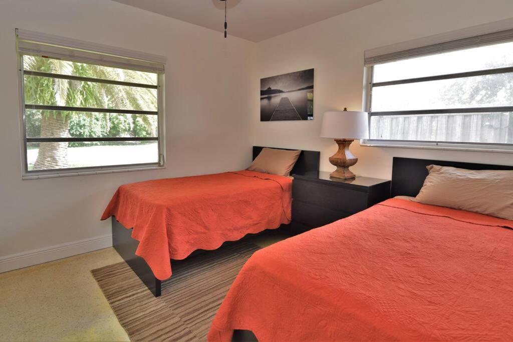 サラソータ Rowena House 2Bd Den 2Bth Heated Pool Near Siesta Keyヴィラ エクステリア 写真