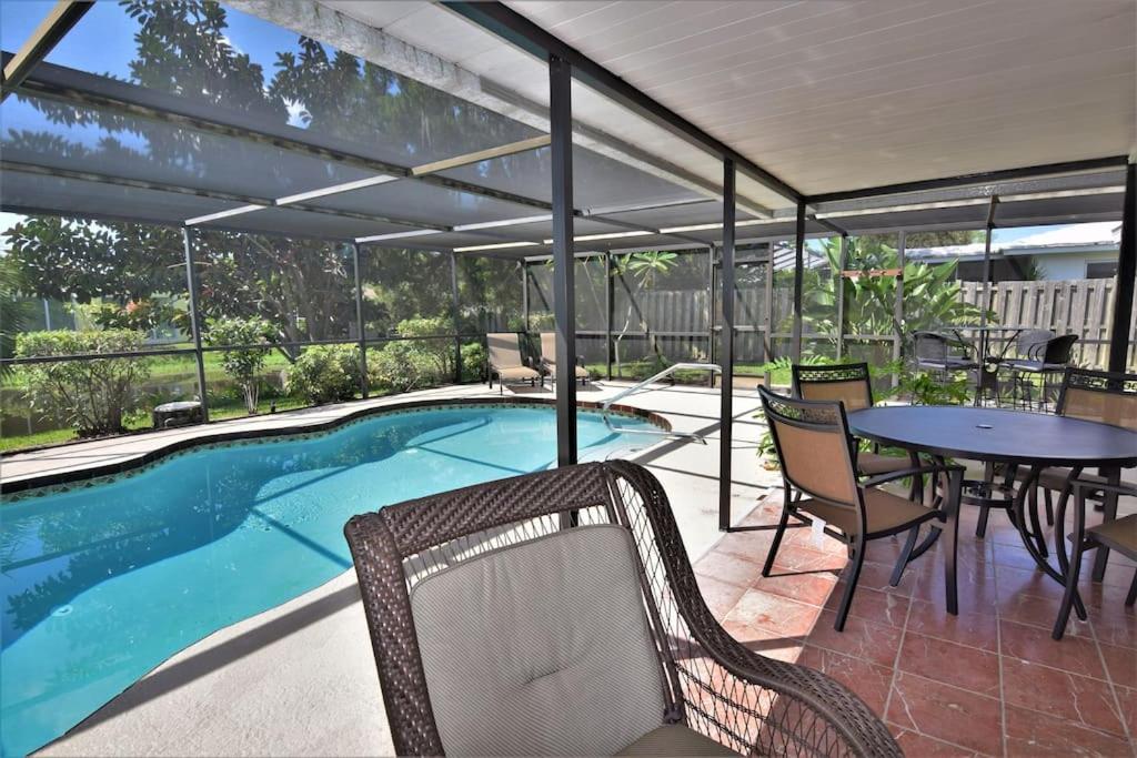 サラソータ Rowena House 2Bd Den 2Bth Heated Pool Near Siesta Keyヴィラ エクステリア 写真