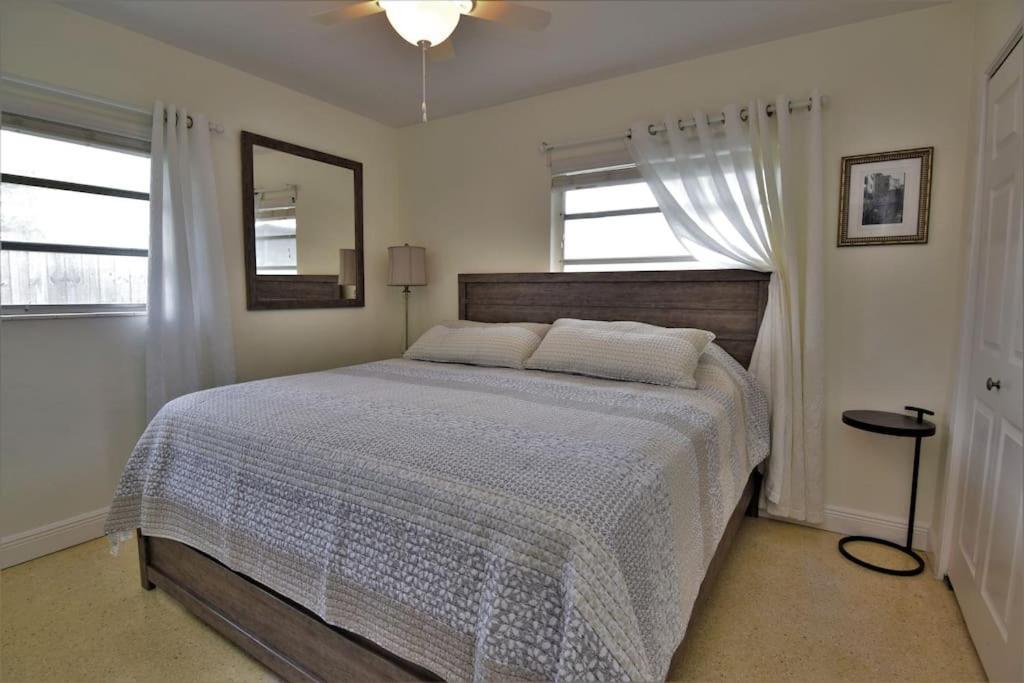 サラソータ Rowena House 2Bd Den 2Bth Heated Pool Near Siesta Keyヴィラ エクステリア 写真